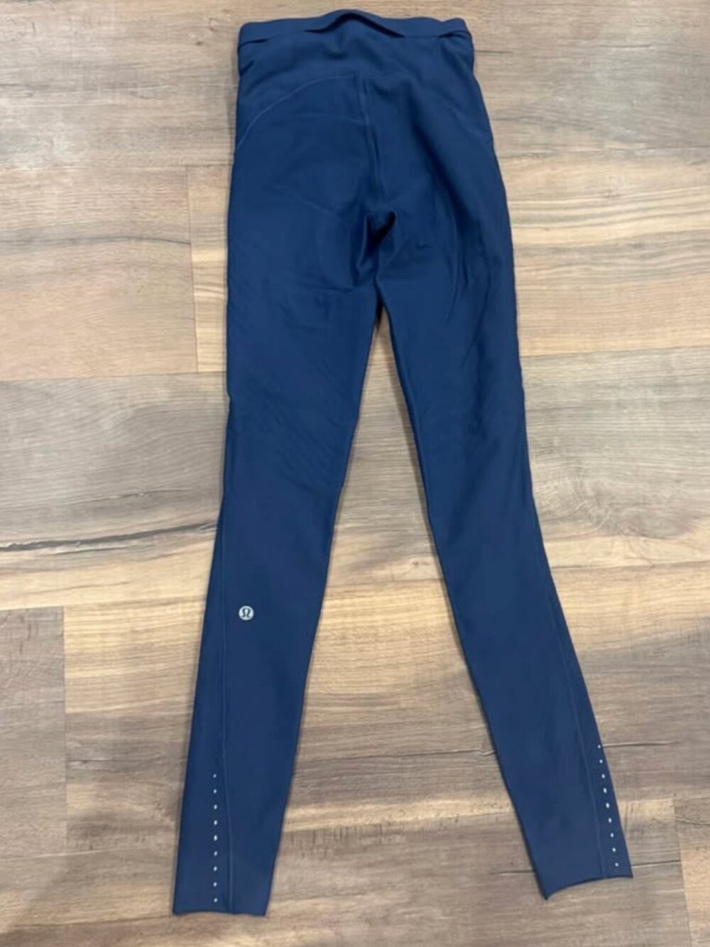 Womans Lululemon size 2 leggings, full length, navy blue
